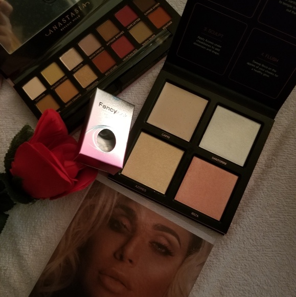 Makeup bundle - Picture 2 of 5